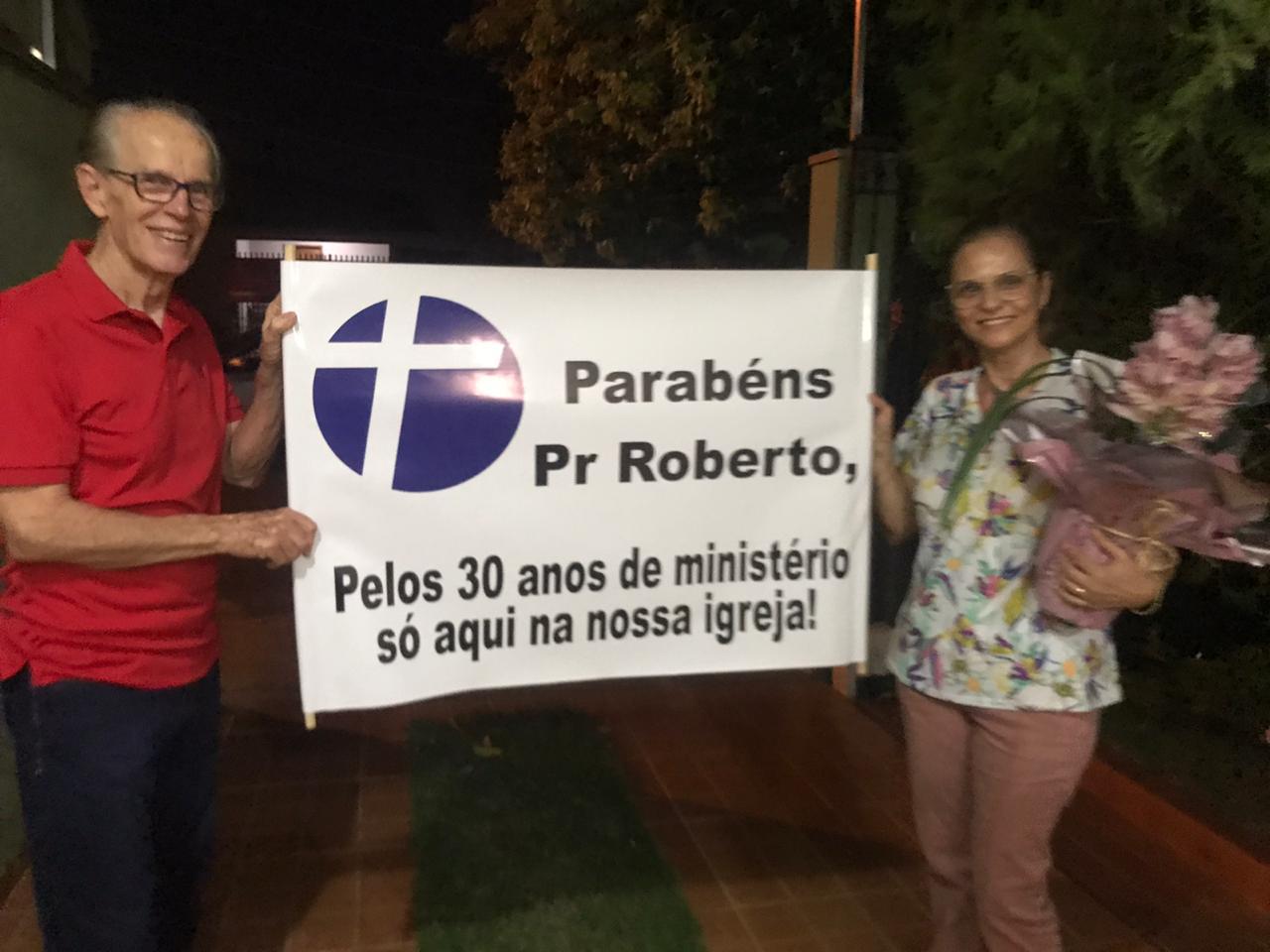 Roberto e Gedália são casados há 40 anos e desempenham juntos o ministério pastoral - Foto: Divulgação